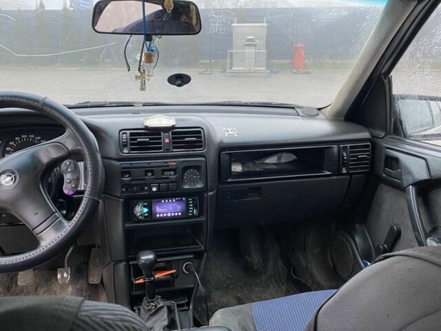 Білий Опель Вектра, об'ємом двигуна 2 л та пробігом 3 тис. км за 1300 $, фото 3 на Automoto.ua