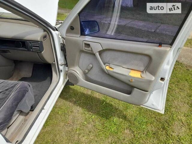 Опель Вектра 1989 в Стрые на Automoto.ua Белый Опель Вектра, объемом двигателя 1.6 л и пробегом 253 тыс. км за 1150 $, фото 9 на Automoto.ua