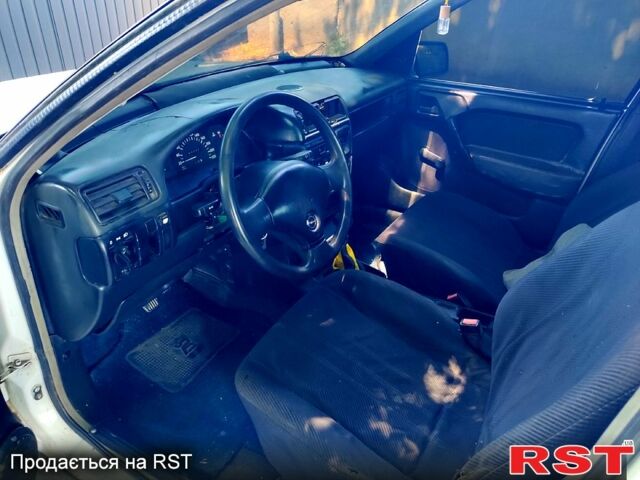 Белый Опель Вектра, объемом двигателя 1.6 л и пробегом 0 тыс. км за 700 $, фото 3 на Automoto.ua