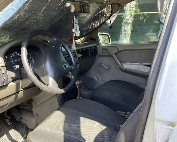 Белый Опель Вектра, объемом двигателя 1.4 л и пробегом 650 тыс. км за 1100 $, фото 5 на Automoto.ua