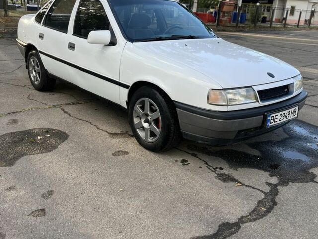 Білий Опель Вектра, об'ємом двигуна 1.8 л та пробігом 393 тис. км за 1600 $, фото 2 на Automoto.ua