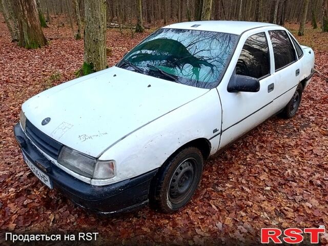 Белый Опель Вектра, объемом двигателя 1.6 л и пробегом 78 тыс. км за 707 $, фото 3 на Automoto.ua