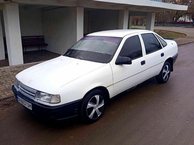 Білий Опель Вектра, об'ємом двигуна 1.6 л та пробігом 200 тис. км за 1100 $, фото 2 на Automoto.ua