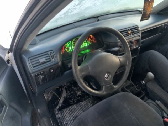 Белый Опель Вектра, объемом двигателя 1.7 л и пробегом 250 тыс. км за 520 $, фото 2 на Automoto.ua