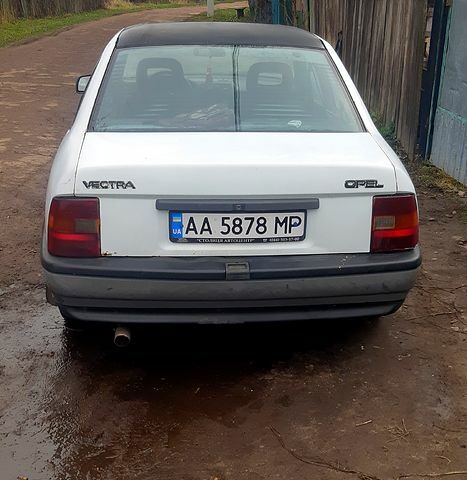 Білий Опель Вектра, об'ємом двигуна 1.6 л та пробігом 136 тис. км за 1100 $, фото 2 на Automoto.ua