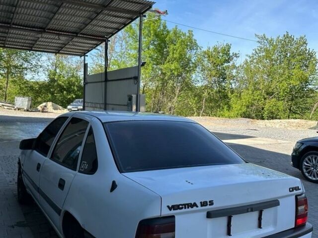 Белый Опель Вектра, объемом двигателя 1.8 л и пробегом 200 тыс. км за 1100 $, фото 8 на Automoto.ua