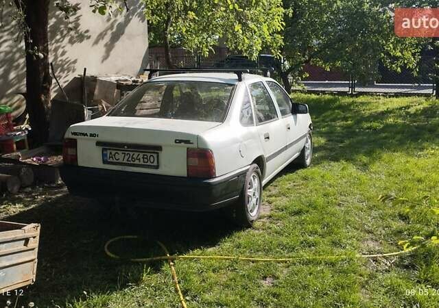 Опель Вектра 1990 в Луцке на Automoto.ua Белый Опель Вектра, объемом двигателя 2 л и пробегом 5 тыс. км за 2150 $, фото 5 на Automoto.ua