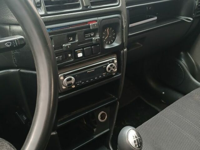 Белый Опель Вектра, объемом двигателя 1.6 л и пробегом 255 тыс. км за 700 $, фото 9 на Automoto.ua