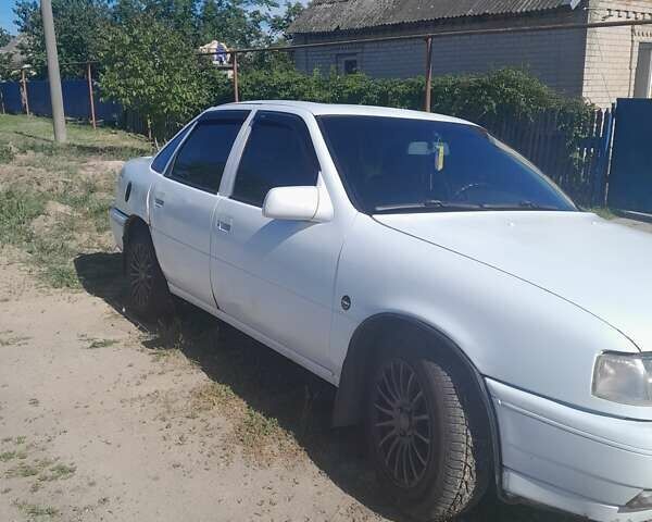 Белый Опель Вектра, объемом двигателя 2 л и пробегом 48 тыс. км за 1700 $, фото 4 на Automoto.ua