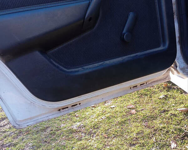 Белый Опель Вектра, объемом двигателя 1.6 л и пробегом 290 тыс. км за 1100 $, фото 3 на Automoto.ua