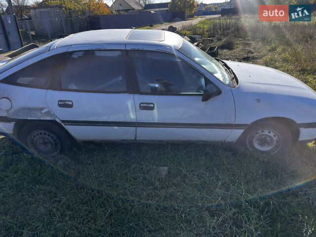 Белый Опель Вектра, объемом двигателя 2 л и пробегом 280 тыс. км за 1100 $, фото 1 на Automoto.ua