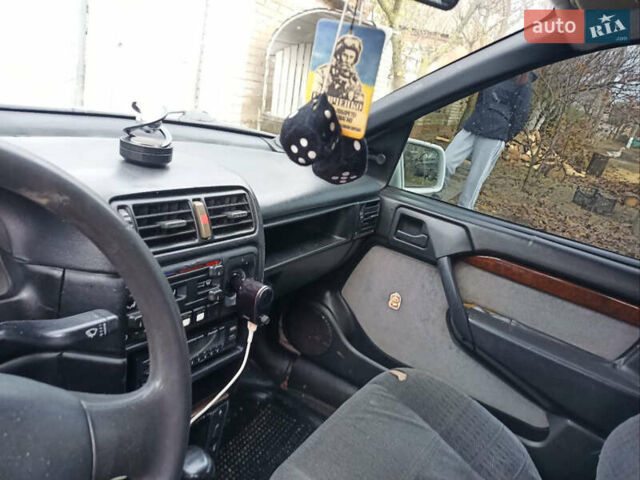 Белый Опель Вектра, объемом двигателя 2 л и пробегом 279 тыс. км за 1600 $, фото 2 на Automoto.ua