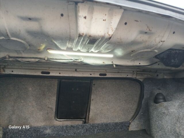 Белый Опель Вектра, объемом двигателя 1.6 л и пробегом 255 тыс. км за 700 $, фото 13 на Automoto.ua