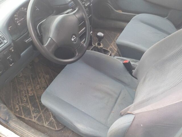 Білий Опель Вектра, об'ємом двигуна 1.6 л та пробігом 1000 тис. км за 1017 $, фото 4 на Automoto.ua