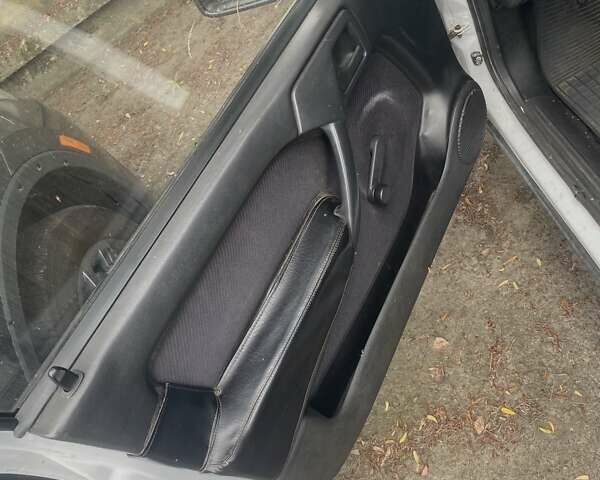 Опель Вектра 1990 в Ровно на Automoto.ua Белый Опель Вектра, объемом двигателя 2 л и пробегом 275 тыс. км за 1450 $, фото 4 на Automoto.ua