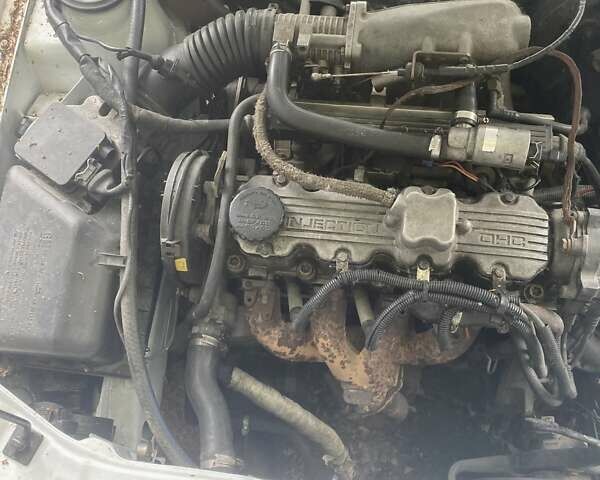 Опель Вектра 1990 в Ровно на Automoto.ua Белый Опель Вектра, объемом двигателя 2 л и пробегом 275 тыс. км за 1450 $, фото 5 на Automoto.ua