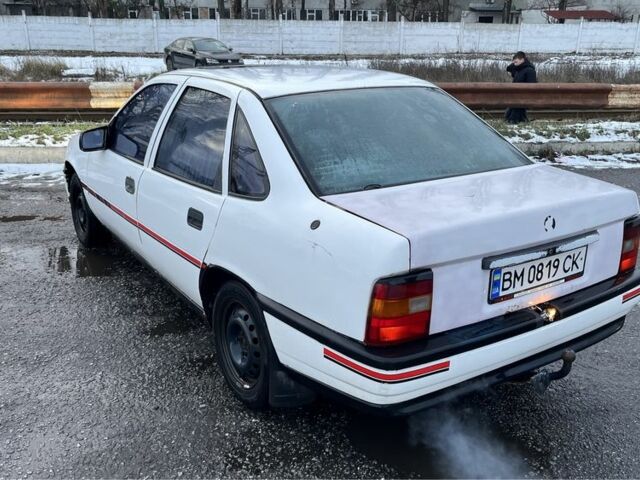 Белый Опель Вектра, объемом двигателя 1.6 л и пробегом 250 тыс. км за 900 $, фото 4 на Automoto.ua