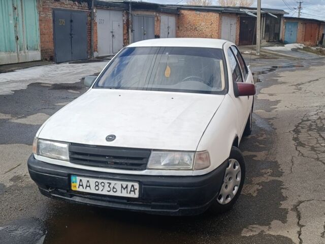 Білий Опель Вектра, об'ємом двигуна 1.6 л та пробігом 230 тис. км за 750 $, фото 1 на Automoto.ua