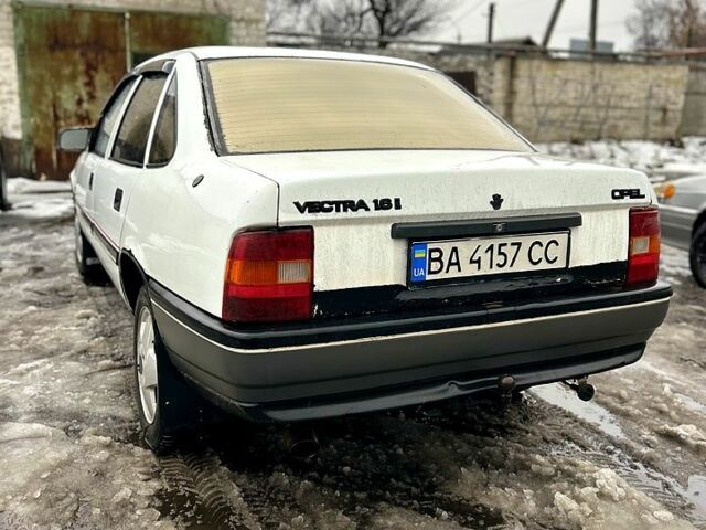 Білий Опель Вектра, об'ємом двигуна 1.6 л та пробігом 200 тис. км за 1200 $, фото 10 на Automoto.ua