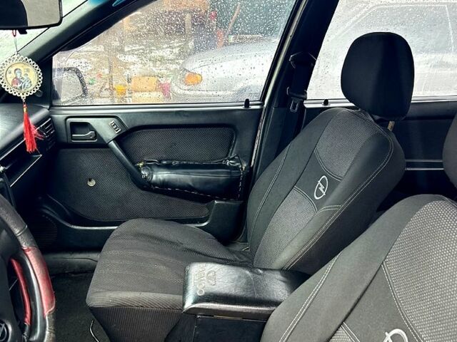 Білий Опель Вектра, об'ємом двигуна 1.6 л та пробігом 200 тис. км за 1200 $, фото 5 на Automoto.ua