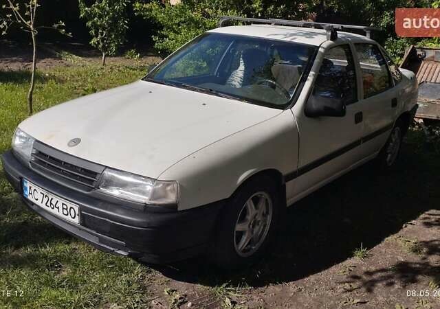 Опель Вектра 1990 в Луцке на Automoto.ua Белый Опель Вектра, объемом двигателя 2 л и пробегом 5 тыс. км за 2150 $, фото 1 на Automoto.ua
