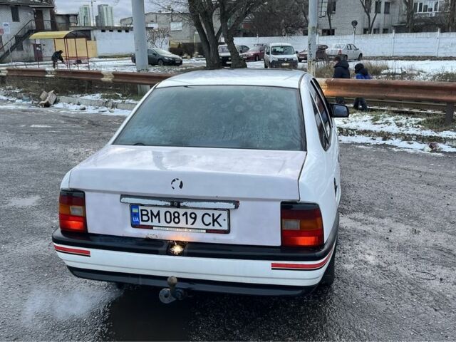 Белый Опель Вектра, объемом двигателя 1.6 л и пробегом 250 тыс. км за 900 $, фото 3 на Automoto.ua