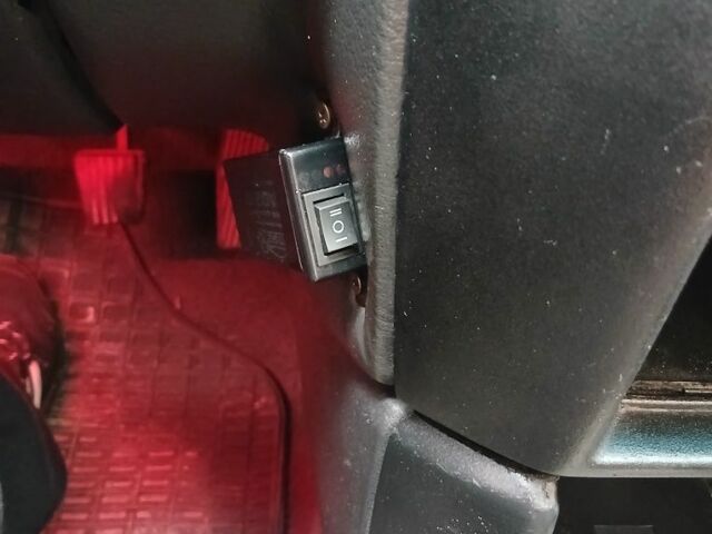 Белый Опель Вектра, объемом двигателя 1.6 л и пробегом 255 тыс. км за 700 $, фото 12 на Automoto.ua