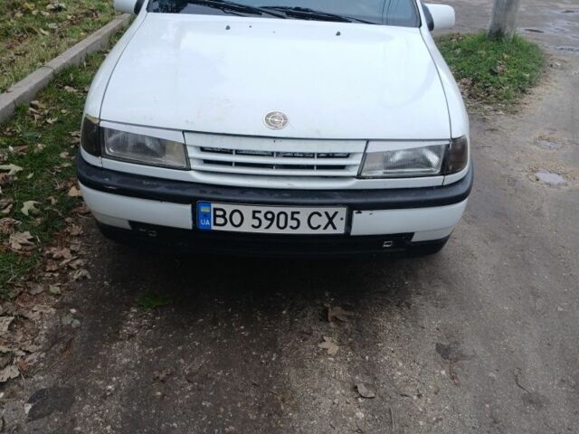 Белый Опель Вектра, объемом двигателя 1.6 л и пробегом 255 тыс. км за 700 $, фото 6 на Automoto.ua