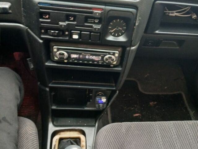 Белый Опель Вектра, объемом двигателя 1.6 л и пробегом 255 тыс. км за 700 $, фото 14 на Automoto.ua