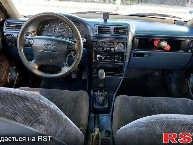 Білий Опель Вектра, об'ємом двигуна 1.6 л та пробігом 300 тис. км за 1400 $, фото 4 на Automoto.ua
