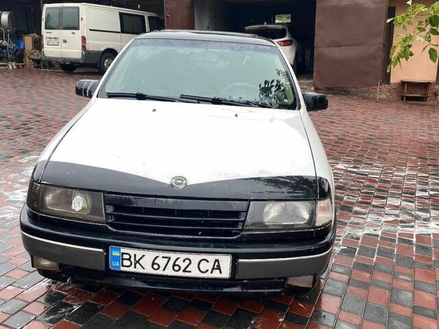 Белый Опель Вектра, объемом двигателя 1.6 л и пробегом 258 тыс. км за 1000 $, фото 2 на Automoto.ua