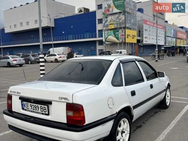 Белый Опель Вектра, объемом двигателя 2 л и пробегом 2 тыс. км за 1500 $, фото 4 на Automoto.ua