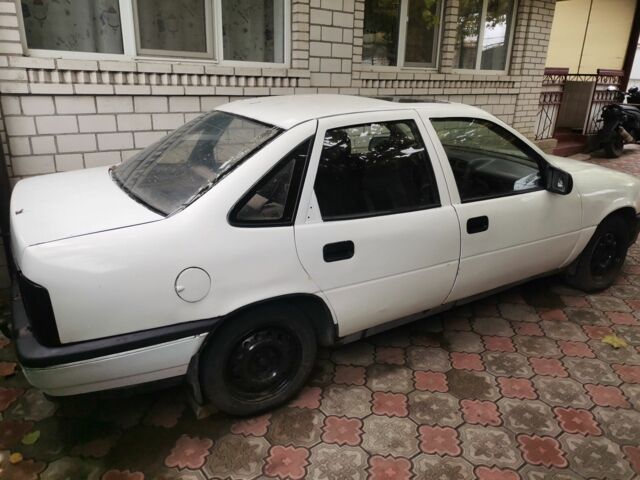 Білий Опель Вектра, об'ємом двигуна 1.8 л та пробігом 360 тис. км за 950 $, фото 1 на Automoto.ua