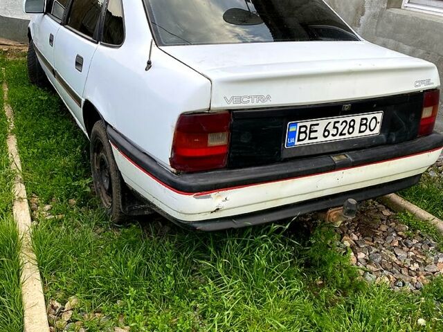 Білий Опель Вектра, об'ємом двигуна 1.8 л та пробігом 0 тис. км за 1200 $, фото 2 на Automoto.ua