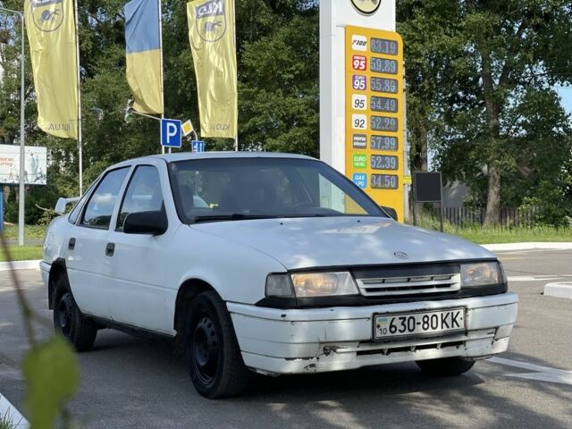 Белый Опель Вектра, объемом двигателя 1.8 л и пробегом 33 тыс. км за 600 $, фото 2 на Automoto.ua