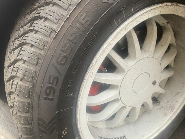 Белый Опель Вектра, объемом двигателя 2 л и пробегом 300 тыс. км за 3000 $, фото 3 на Automoto.ua