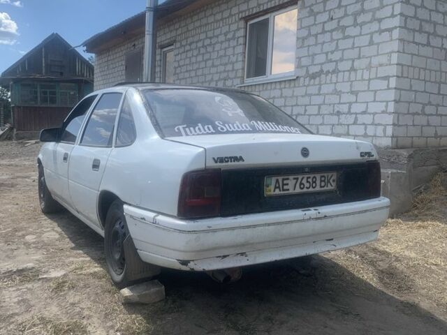 Білий Опель Вектра, об'ємом двигуна 1.8 л та пробігом 250 тис. км за 1000 $, фото 2 на Automoto.ua