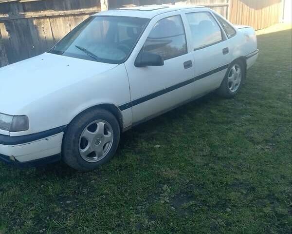 Белый Опель Вектра, объемом двигателя 1.6 л и пробегом 190 тыс. км за 850 $, фото 3 на Automoto.ua