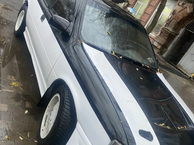 Белый Опель Вектра, объемом двигателя 2 л и пробегом 300 тыс. км за 3000 $, фото 1 на Automoto.ua