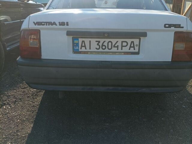 Білий Опель Вектра, об'ємом двигуна 1.8 л та пробігом 200 тис. км за 920 $, фото 3 на Automoto.ua