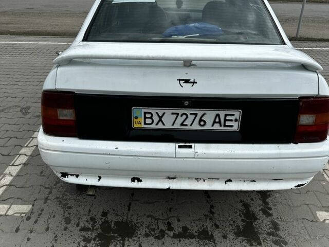 Білий Опель Вектра, об'ємом двигуна 2 л та пробігом 400 тис. км за 800 $, фото 2 на Automoto.ua