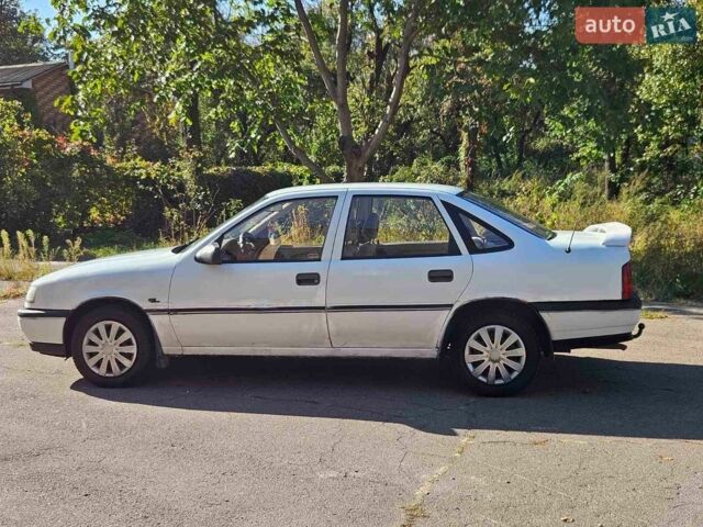 Білий Опель Вектра, об'ємом двигуна 1.8 л та пробігом 400 тис. км за 1200 $, фото 14 на Automoto.ua