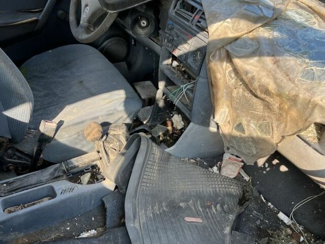 Белый Опель Вектра, объемом двигателя 1.8 л и пробегом 230 тыс. км за 17000 $, фото 4 на Automoto.ua