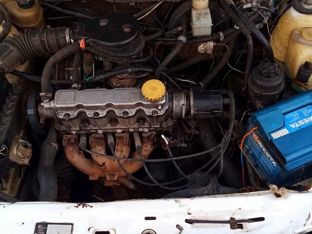 Белый Опель Вектра, объемом двигателя 1.6 л и пробегом 123 тыс. км за 1450 $, фото 1 на Automoto.ua