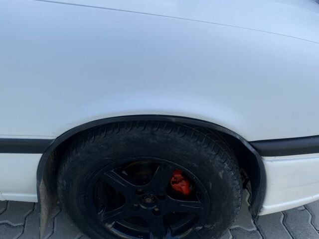 Білий Опель Вектра, об'ємом двигуна 1.6 л та пробігом 345 тис. км за 1650 $, фото 4 на Automoto.ua