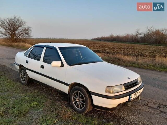 Белый Опель Вектра, объемом двигателя 2 л и пробегом 360 тыс. км за 1400 $, фото 4 на Automoto.ua