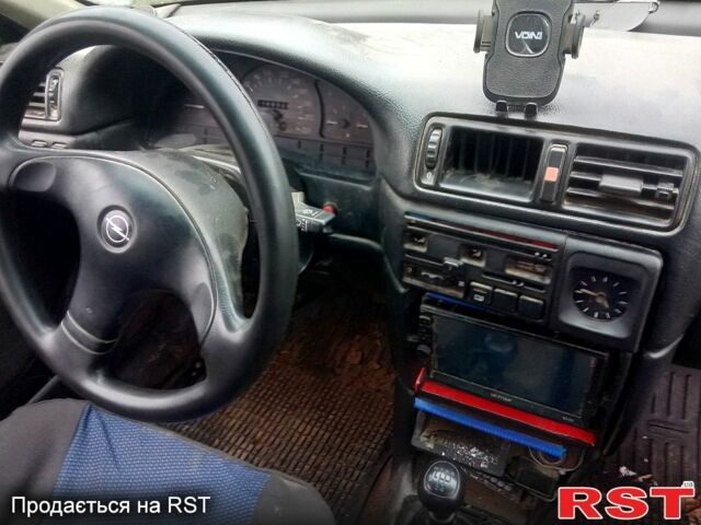 Білий Опель Вектра, об'ємом двигуна 1.8 л та пробігом 223 тис. км за 590 $, фото 3 на Automoto.ua