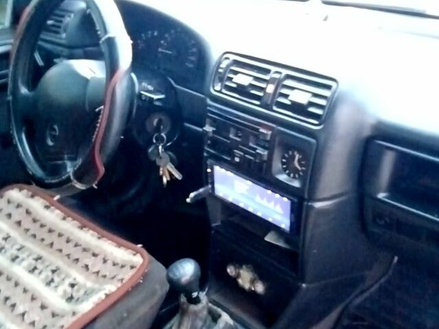 Белый Опель Вектра, объемом двигателя 1.6 л и пробегом 123 тыс. км за 1450 $, фото 8 на Automoto.ua