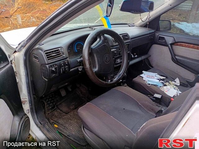 Белый Опель Вектра, объемом двигателя 1.8 л и пробегом 0 тыс. км за 1500 $, фото 2 на Automoto.ua