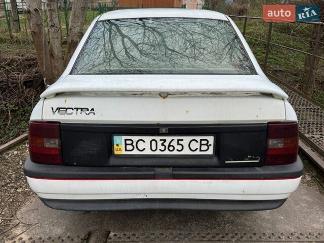 Белый Опель Вектра, объемом двигателя 1.6 л и пробегом 400 тыс. км за 1400 $, фото 4 на Automoto.ua